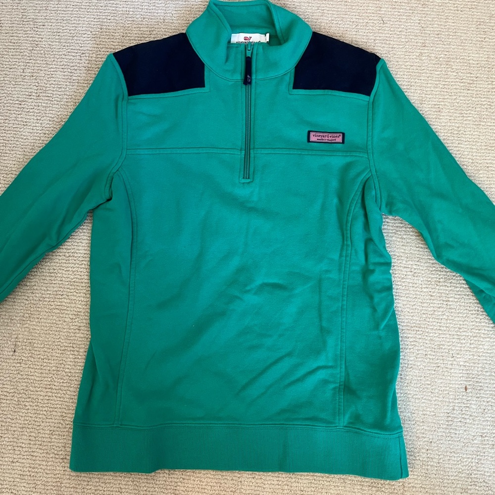 Vineyard vines sweatshirt